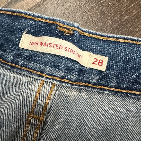 Levi’s - Picture 2 of 3